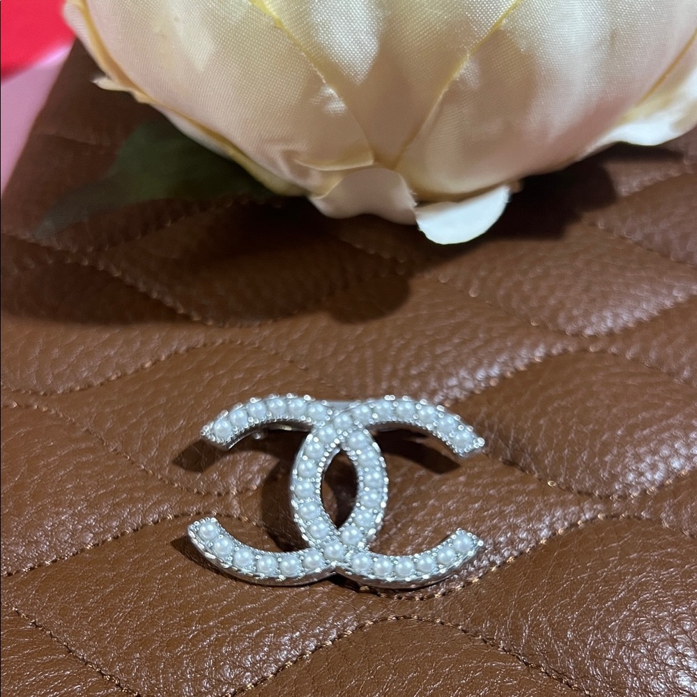 Elegant Pearl and Silver Brooch
